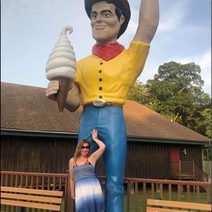 Meet your Posher, Danielle